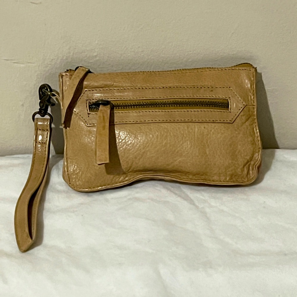 Leather wristlet - Tan